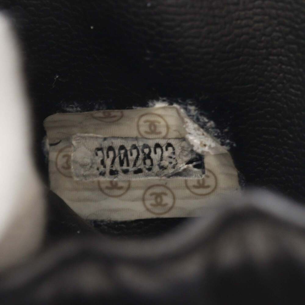 CHANEL Black Pouch - Picture 14 of 14